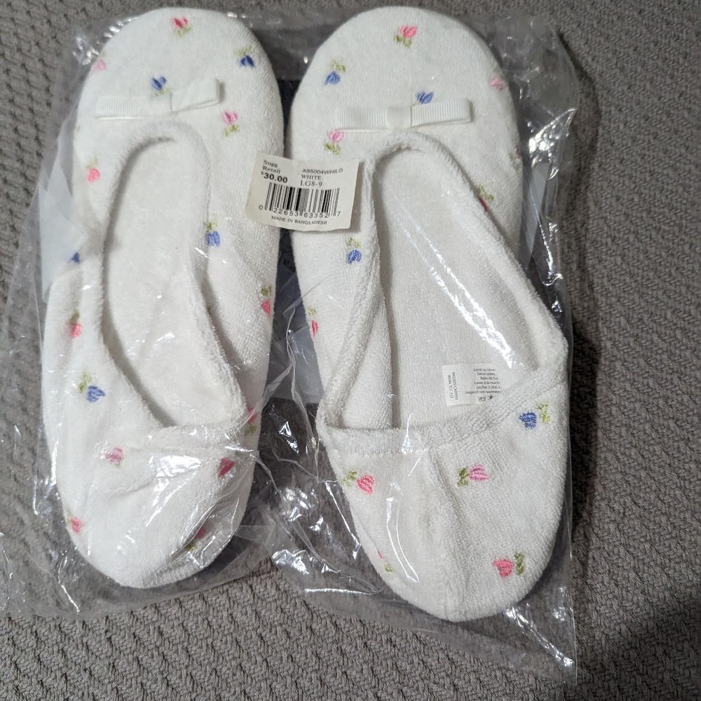 Women's Isotoners Slippers